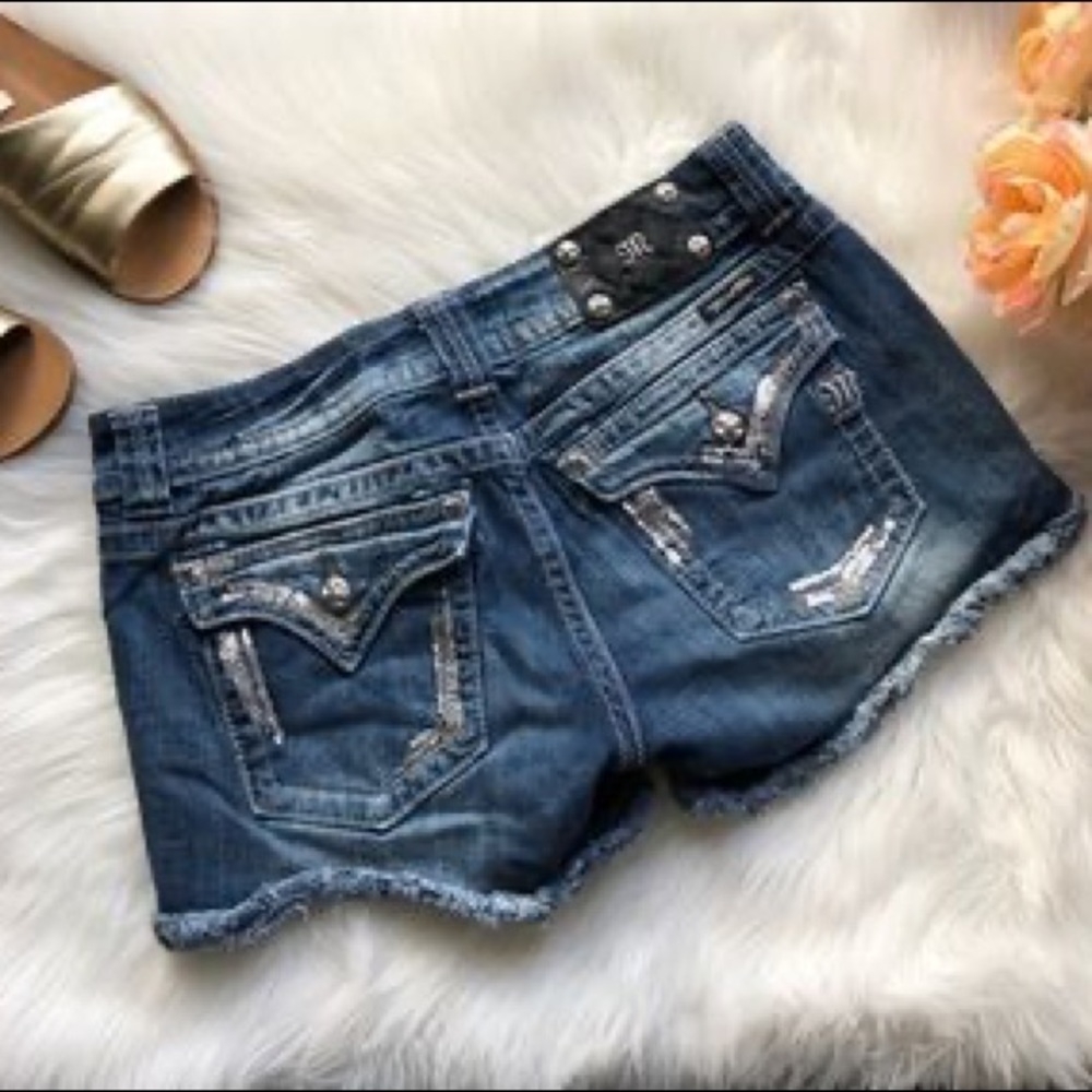 Miss Me Jean shorts size 26